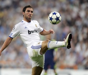 BBC独家披露，英超裁判专家组内部认定，范戴克对阵曼城关键进球遭误判吹掉，VAR再陷争议漩涡