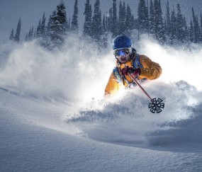 库里狂飙12记三分球 勇士主场大胜对手