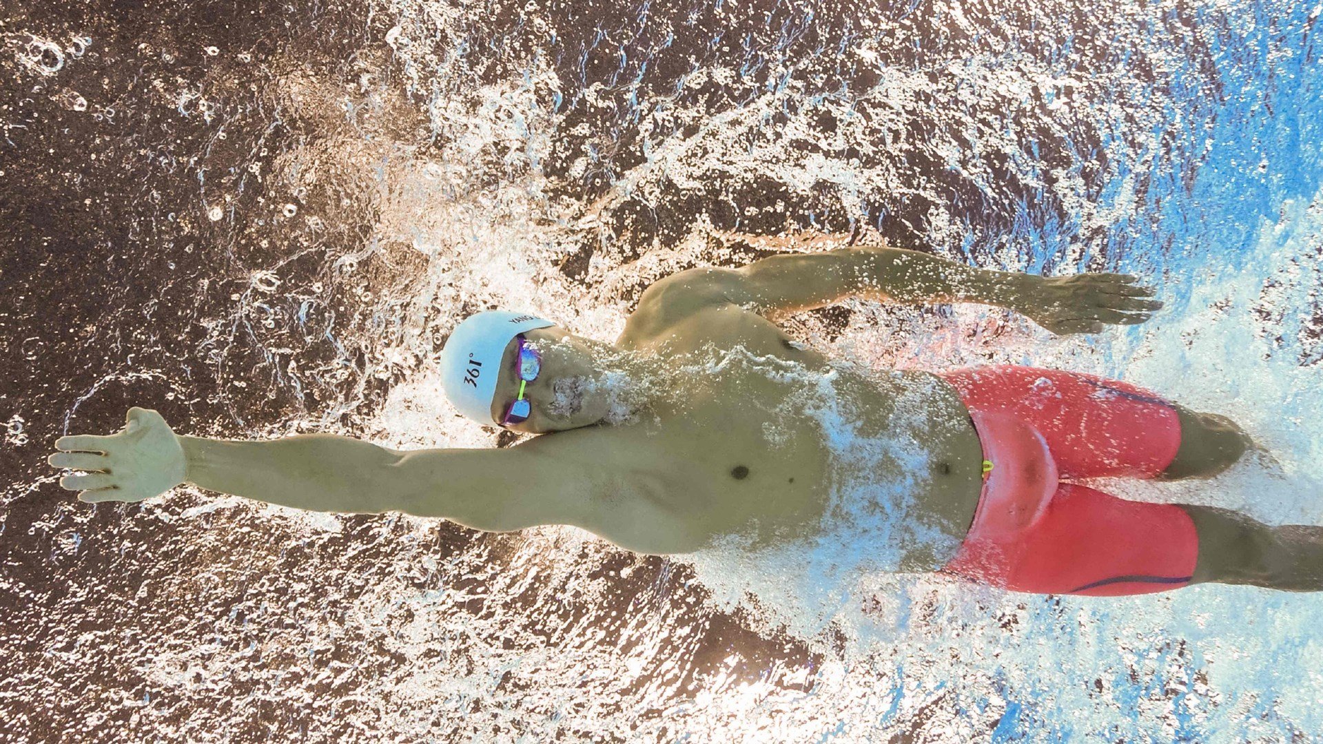 欧冠决赛上演惊天逆转，曼城点球大战力克拜仁首夺冠军