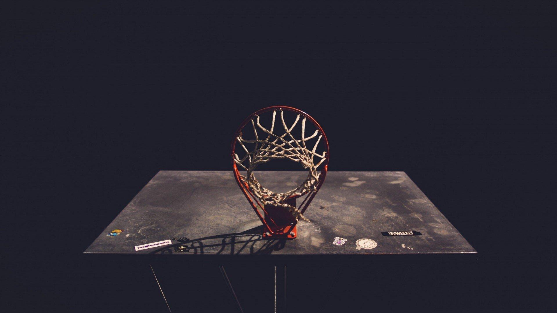 传奇归巢温情一刻！亨利携双子共赏酋长球场雕像，幽默互动传承枪手精神